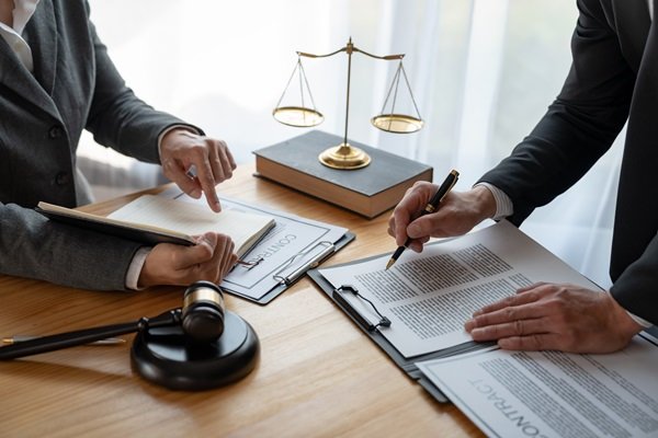 Lawyer,,Legal,Advisor,,Businessman,Brainstorming,Information,On,Agreement,Details,Business Lawyer,,Legal,Advisor,,Businessman,Brainstorming,Information,On,Agreement,Details,Business